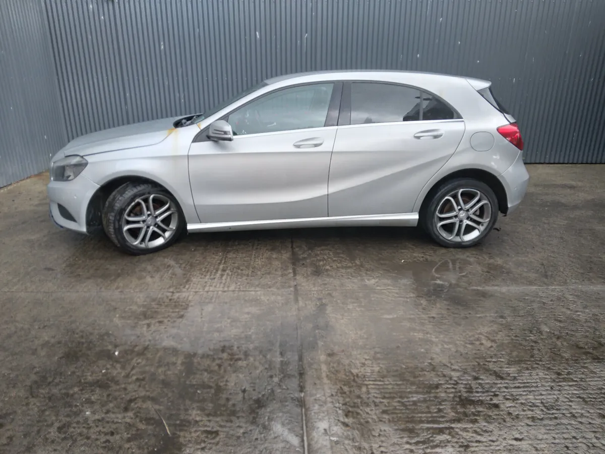 2013 MERCEDES A CLASS For Breaking/Dismantling - Image 2