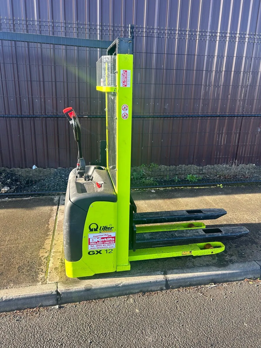 Electric Stacker Truck - Image 1