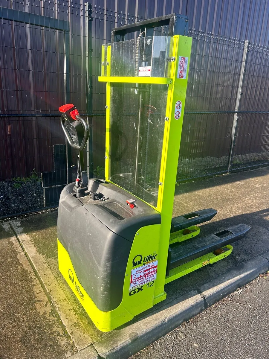 Electric Stacker Truck - Image 2