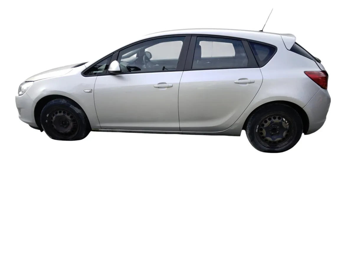 2012 OPEL ASTRA For Breaking/Dismantling - Image 2