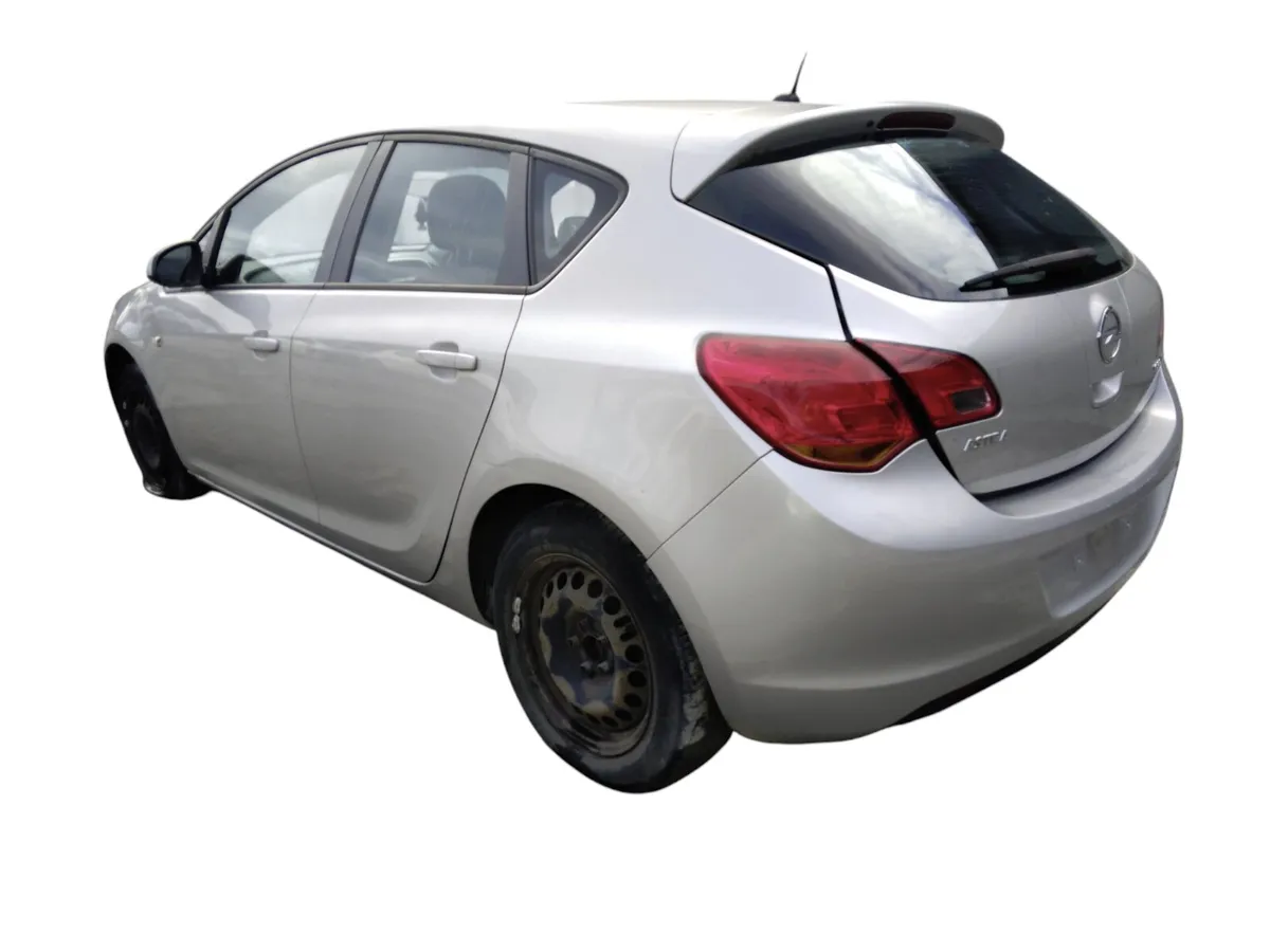 2012 OPEL ASTRA For Breaking/Dismantling - Image 3