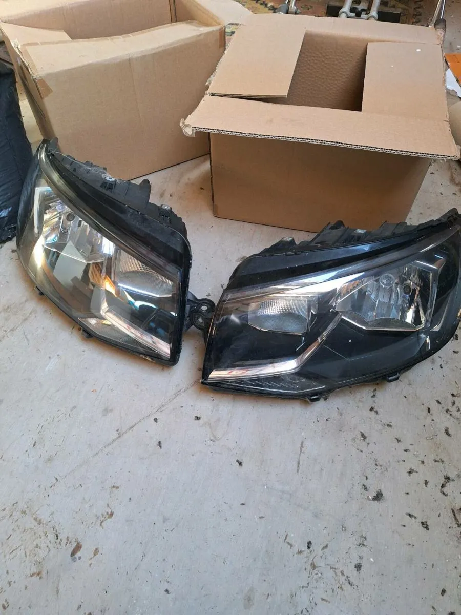 Volkswagen T6 headlights - Image 1