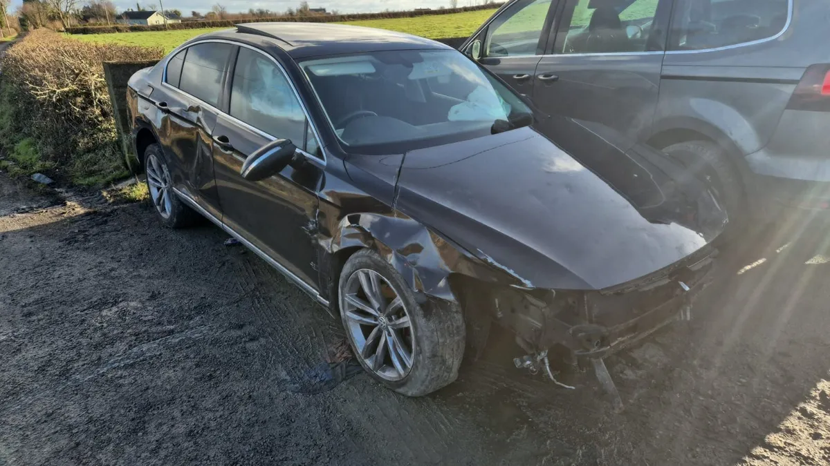 2017 VOLKSWAGEN PASSAT GT 2.0 TDI FOR BREAKING! - Image 3