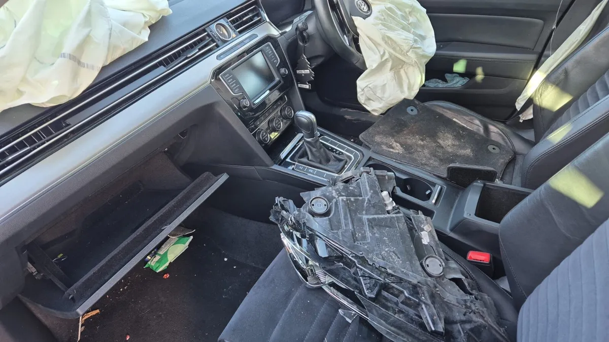 2017 VOLKSWAGEN PASSAT GT 2.0 TDI FOR BREAKING! - Image 4