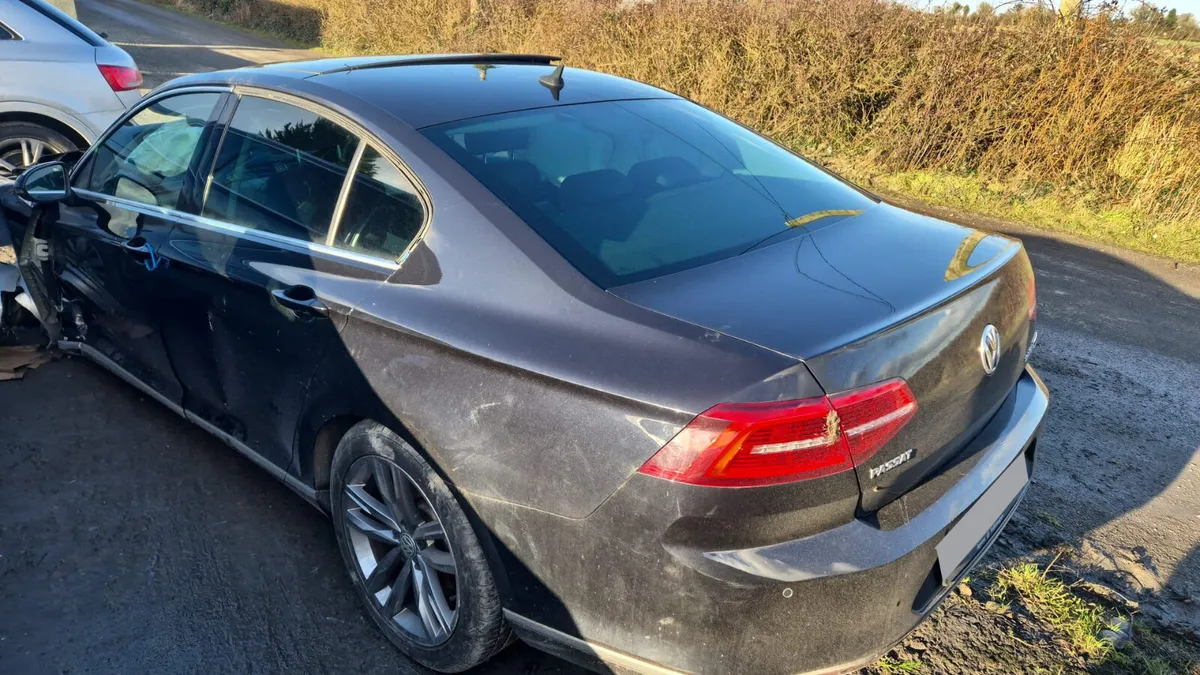 2017 VOLKSWAGEN PASSAT GT 2.0 TDI FOR BREAKING! - Image 2