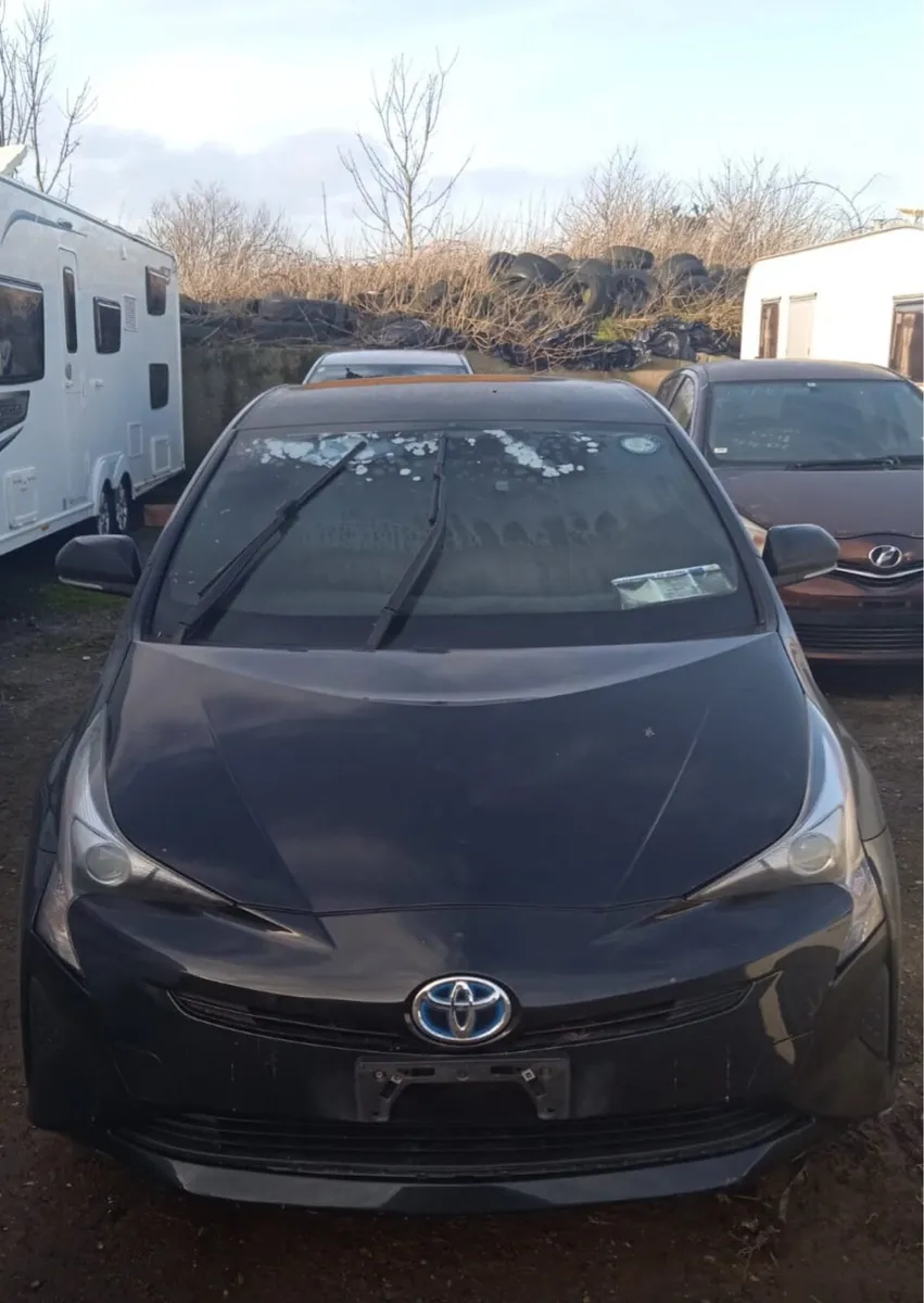 Toyota Prius  and Vitz 2016 breaking - Image 1
