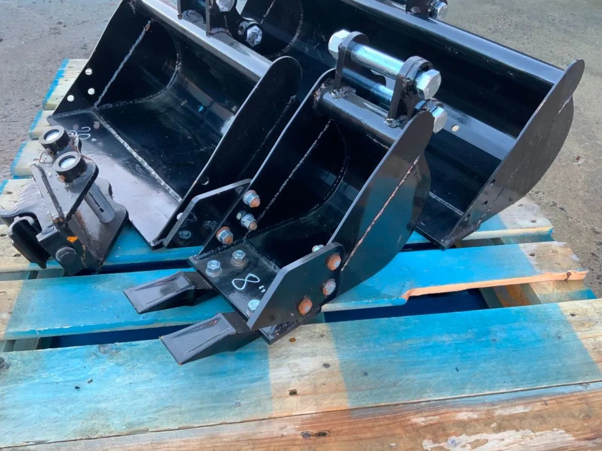 MICRO DIGGER BUCKETS & Q/HITCH.....25mm PINS. - Image 3