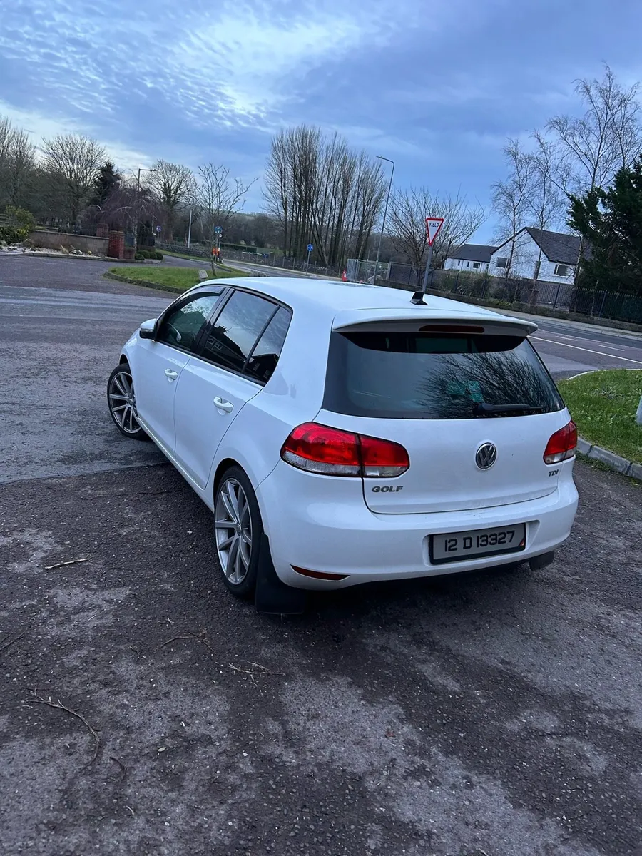 Volkswagen Golf Trendline 2012 - Image 2