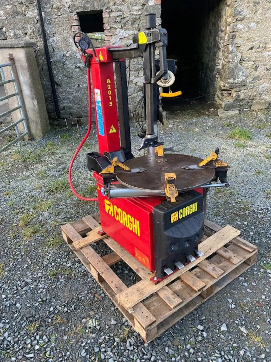 Corghi Tyre Changer A2015 - Image 1