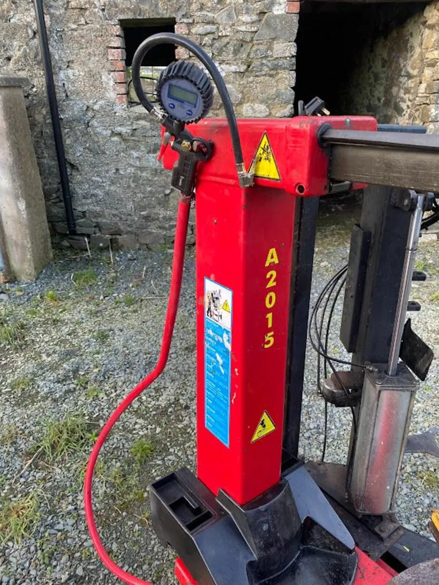 Corghi Tyre Changer A2015 - Image 3