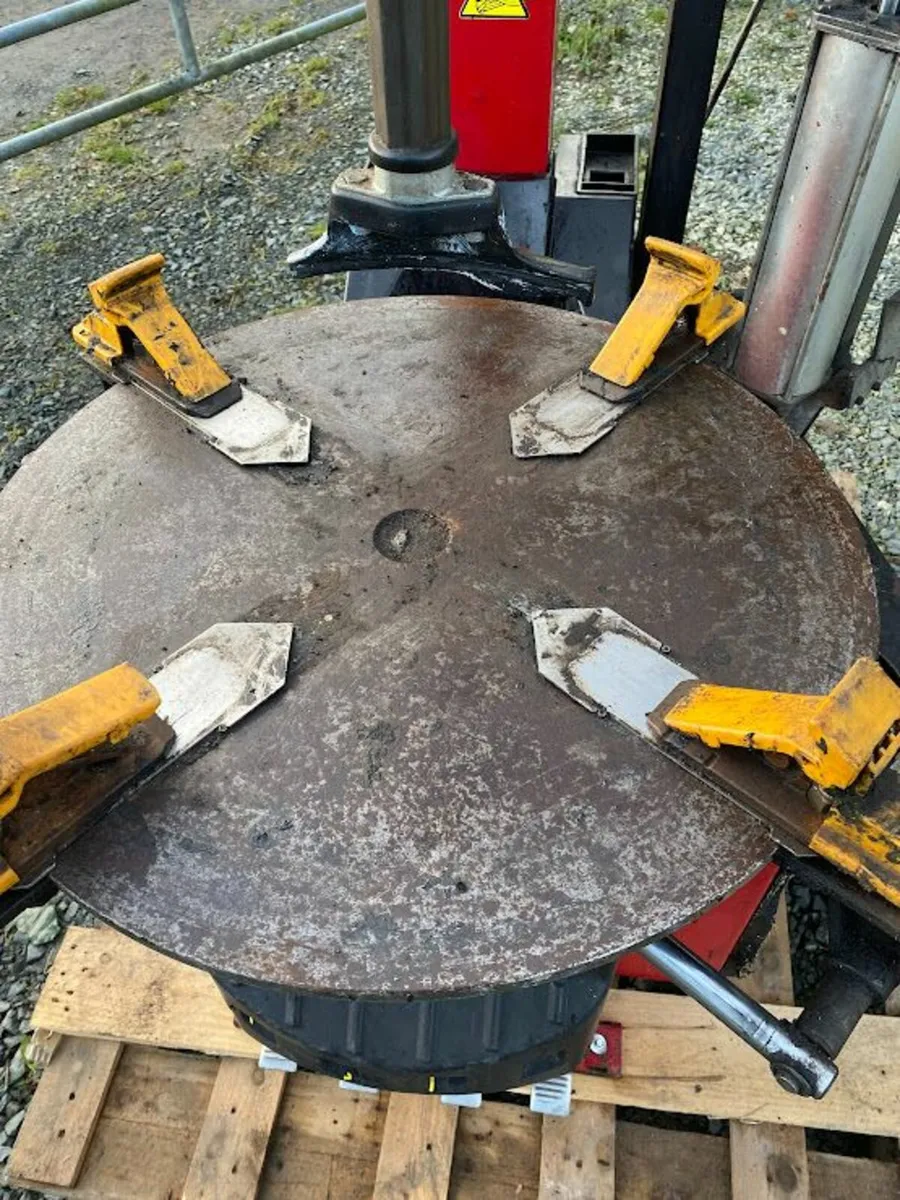 Corghi Tyre Changer A2015 - Image 4