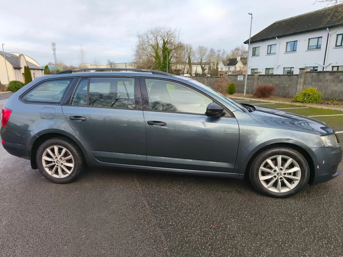 Skoda Octavia 2015 - Image 2