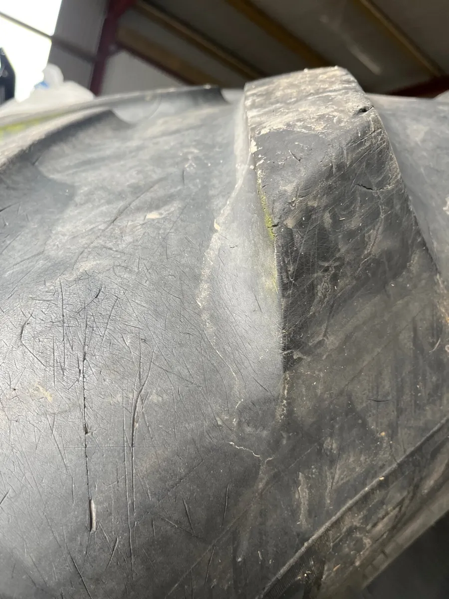 650/65R42 Michelin tyres, about 20% - Image 3
