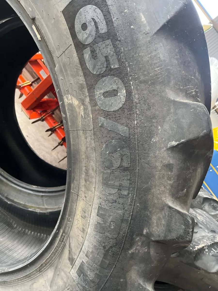 650/65R42 Michelin tyres, about 20% - Image 4