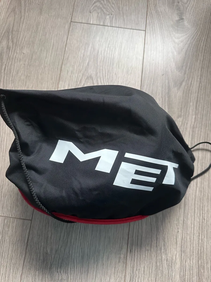 Met Trenta cycling helmet - Image 1
