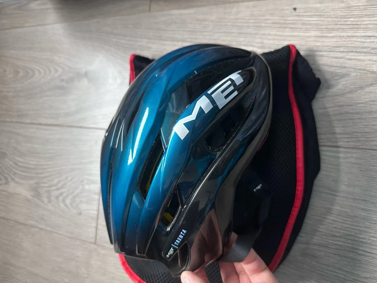 Met Trenta cycling helmet - Image 2