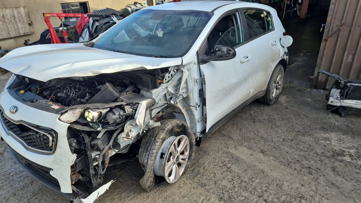 2017 KIA SPORTAGE 1.7 DIESEL FOR BREAKING - Image 2