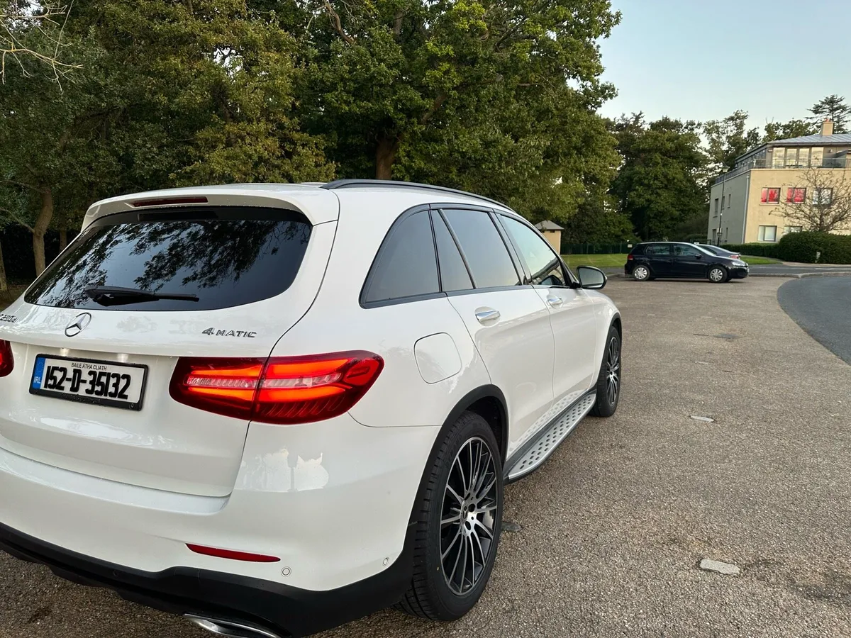 MERCEDES-BENZ GLC250 4MATIC AMG NIGHT EDITION - Image 3