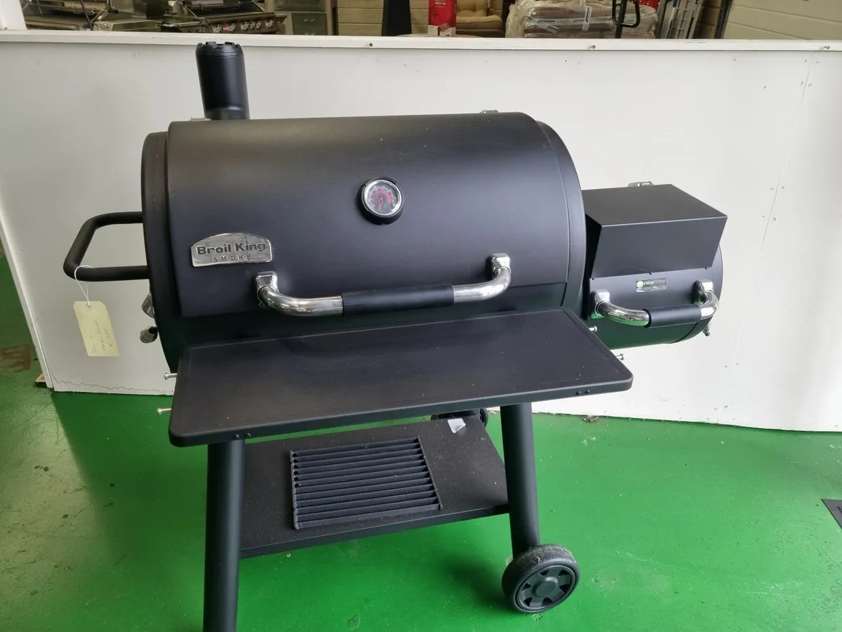 Broil King Offset Smoker - Image 1