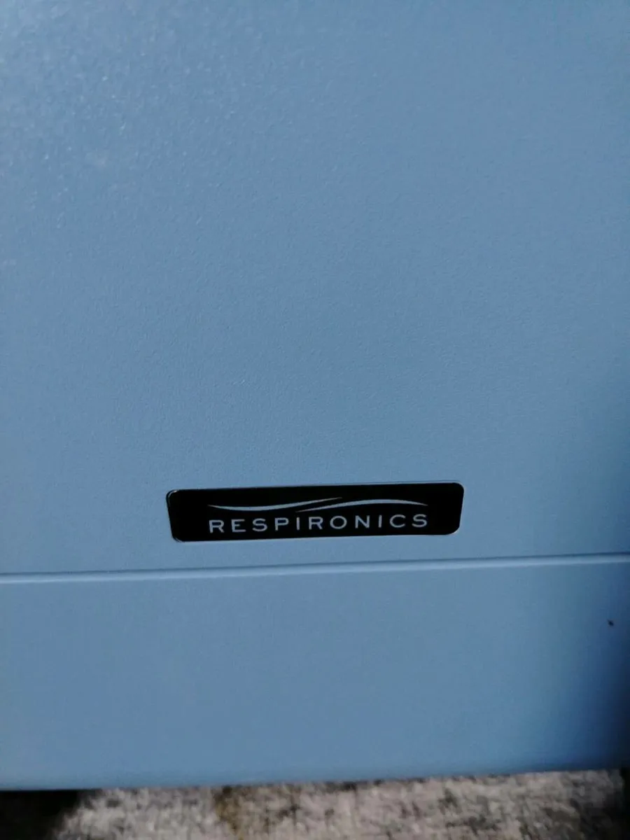 Philips EverFlo Oxygen Concentrator - Image 3