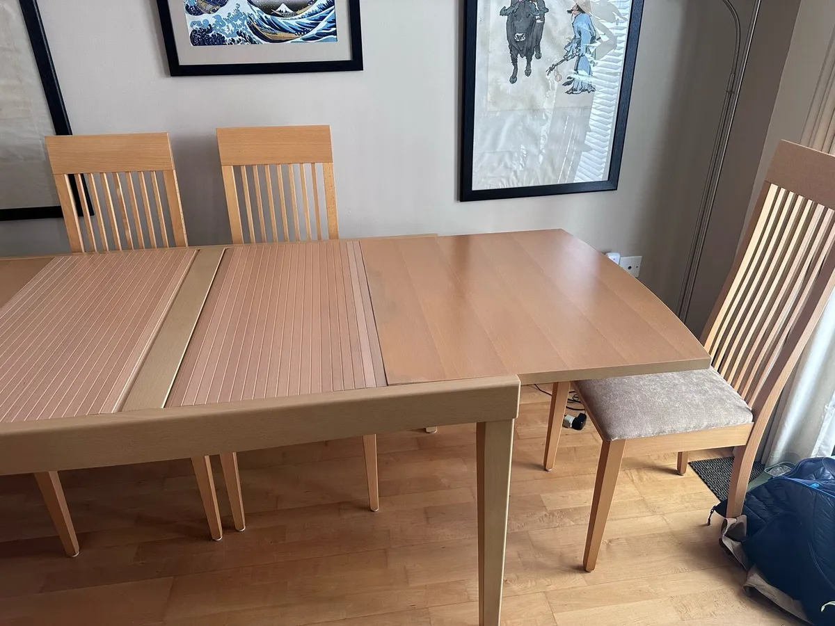 Dining table and 6 chairs - Image 3
