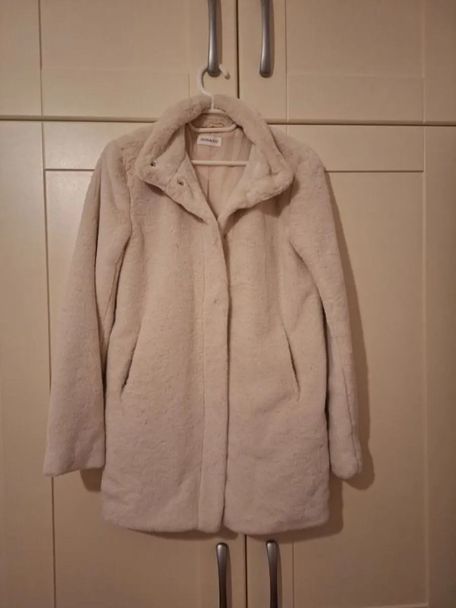 Evan and odd faux fur jacket size small - Image 1