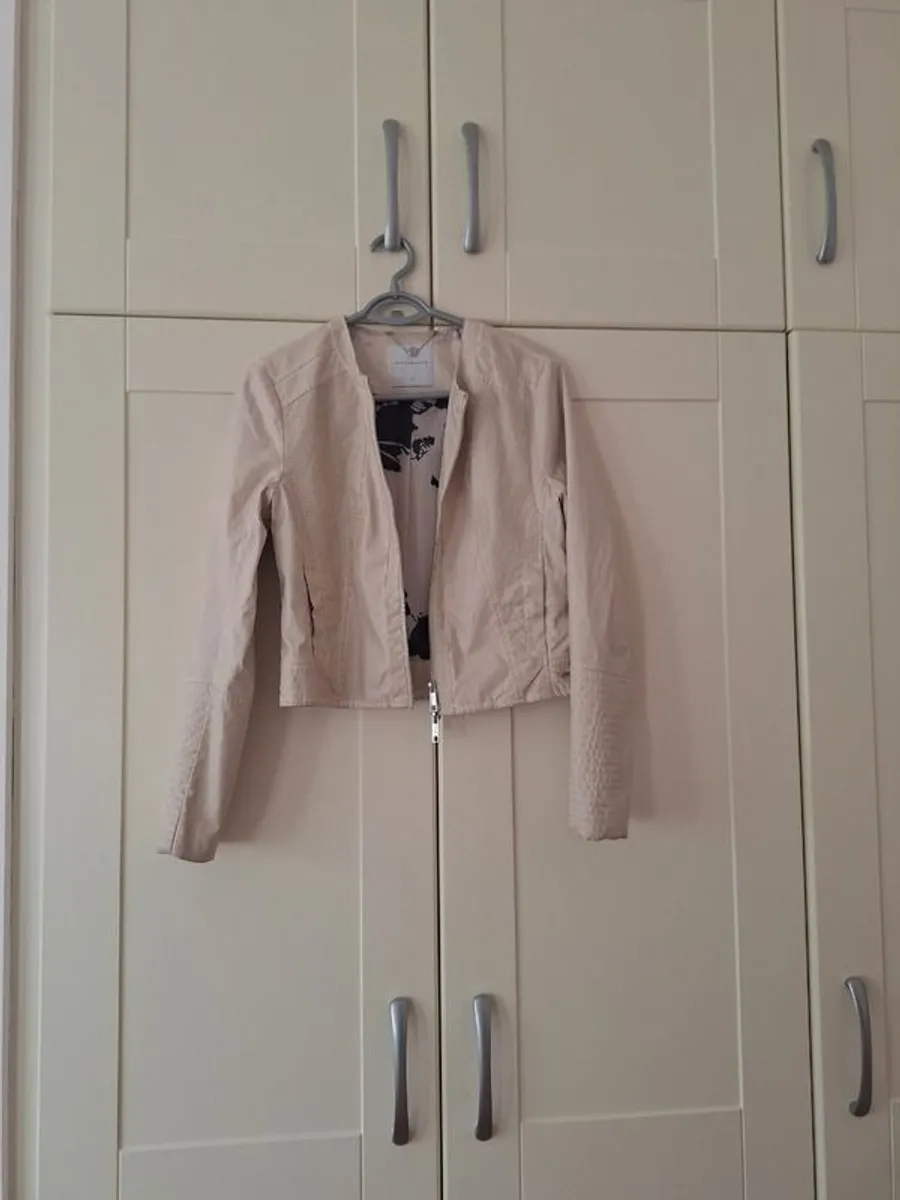 Cream faux leather jacket size 10 - Image 1