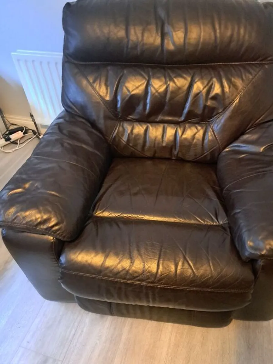 Leather 3 seater reclining sofa - Image 3