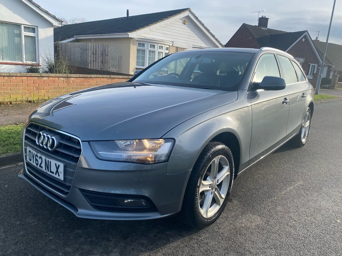 Audi A4 Avant SE Technik (2012) - Image 1