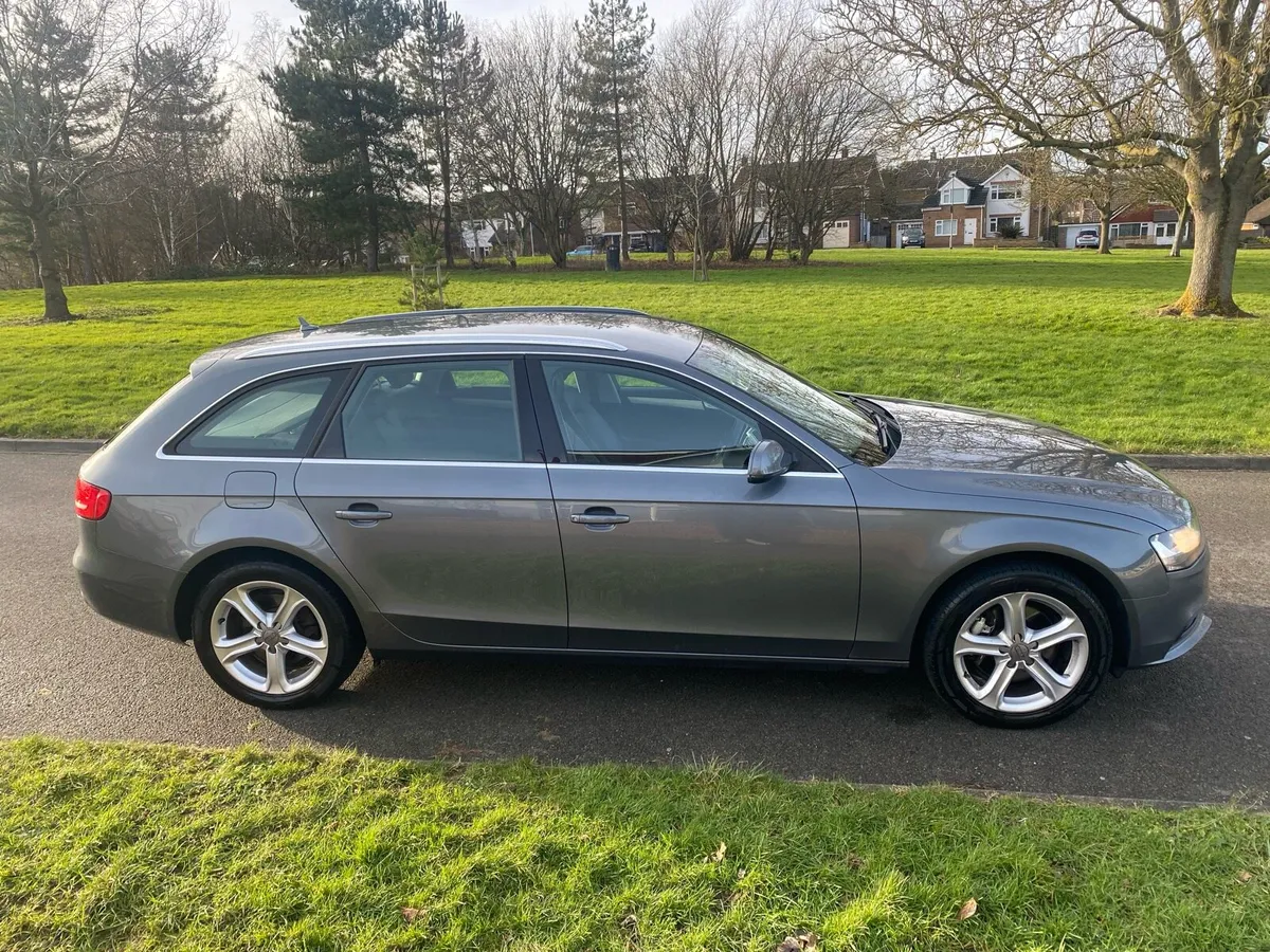 Audi A4 Avant SE Technik (2012) - Image 3