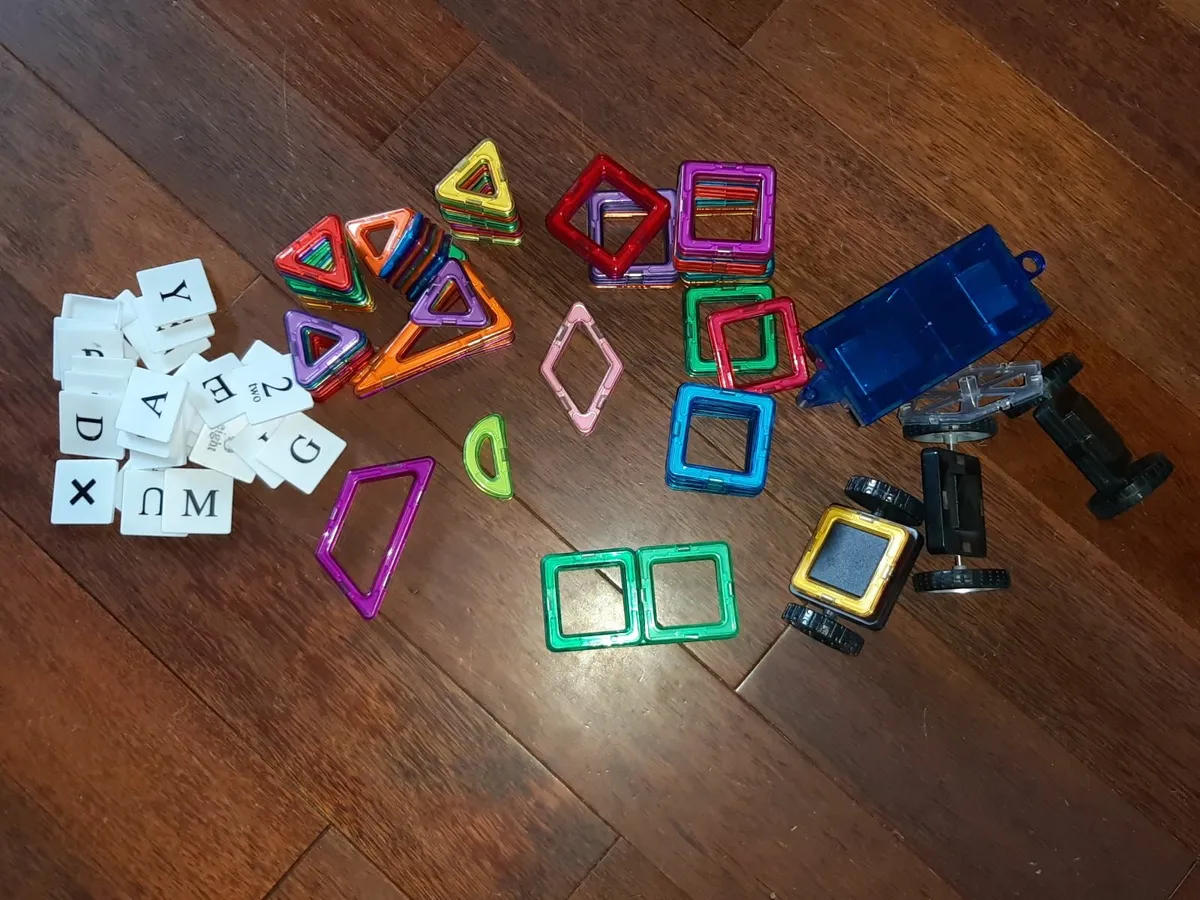 Magformers magnetic tiles - over 100 pieces - Image 4