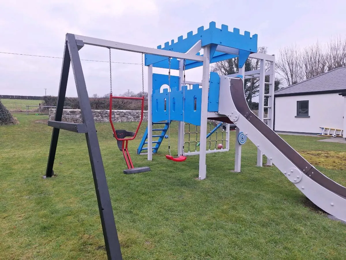 Playhouse - Image 3