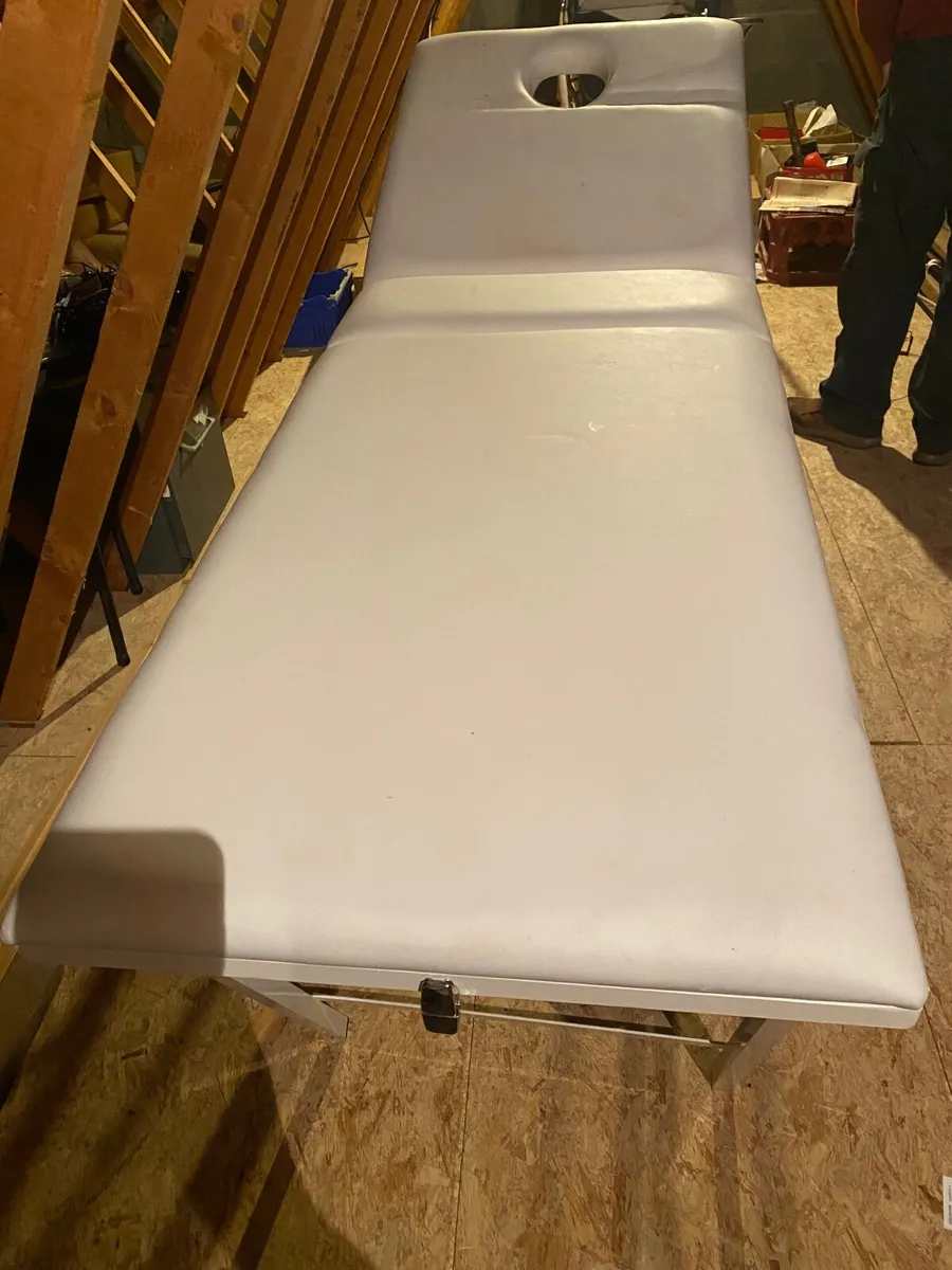 Beautician bed - Image 1
