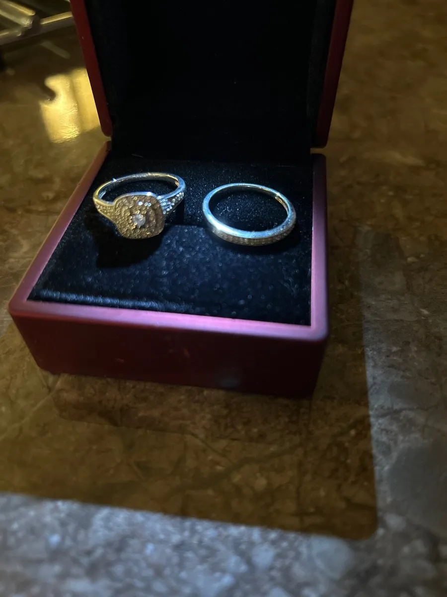 Engagement ring - Image 2