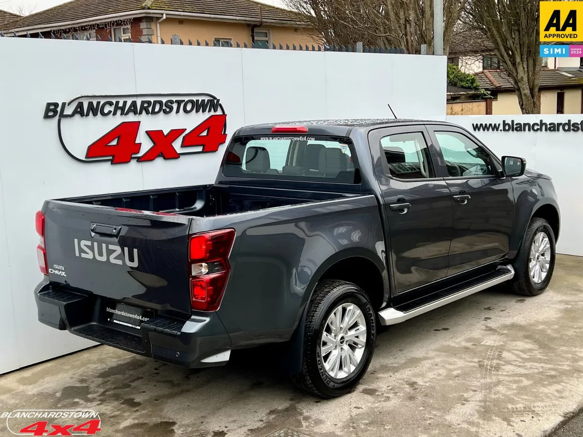 ISUZU DMAX DOUBLE CAB AUTOMATIC VATQ 2025 - Image 2