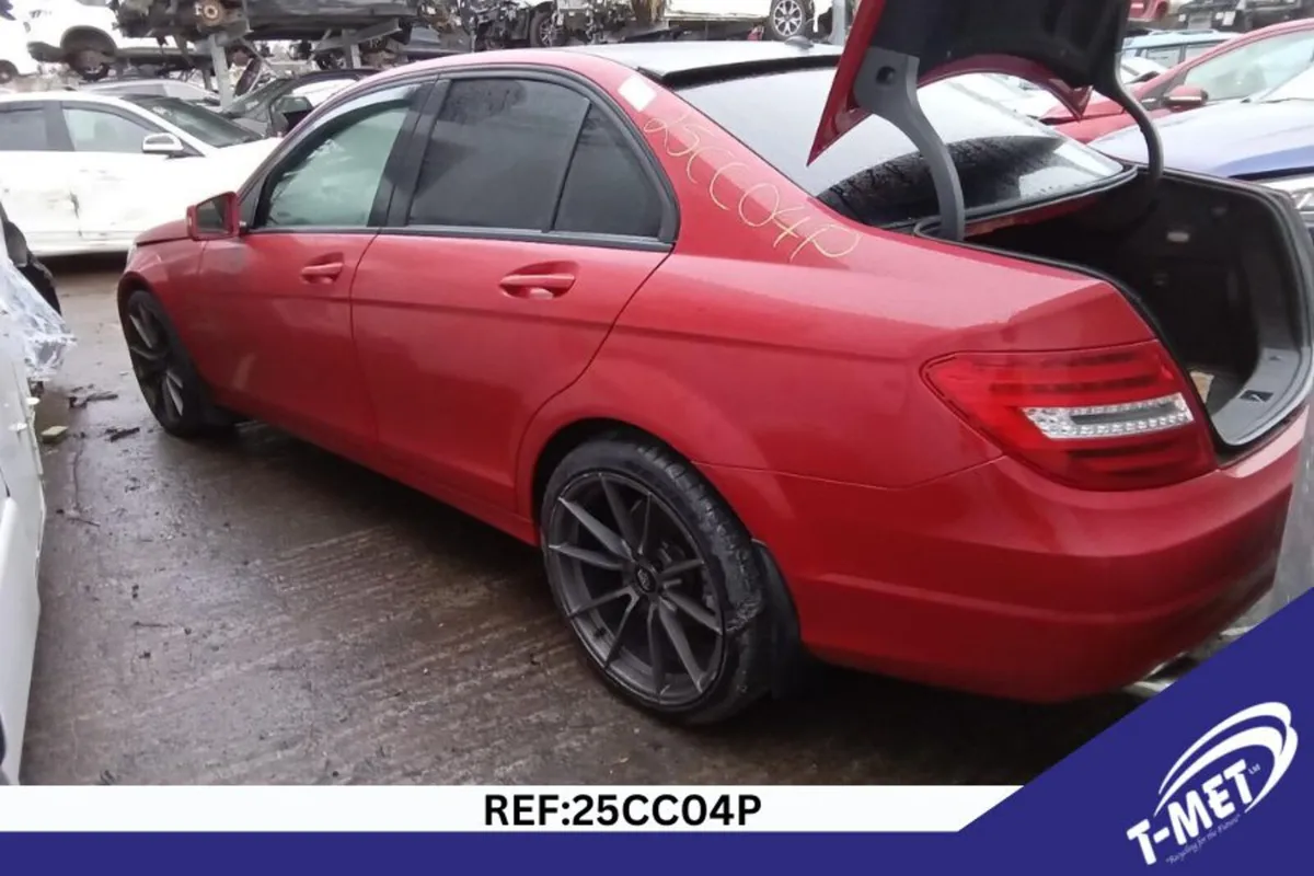 2012 MERCEDES C CLASS BREAKING FOR PARTS - Image 1