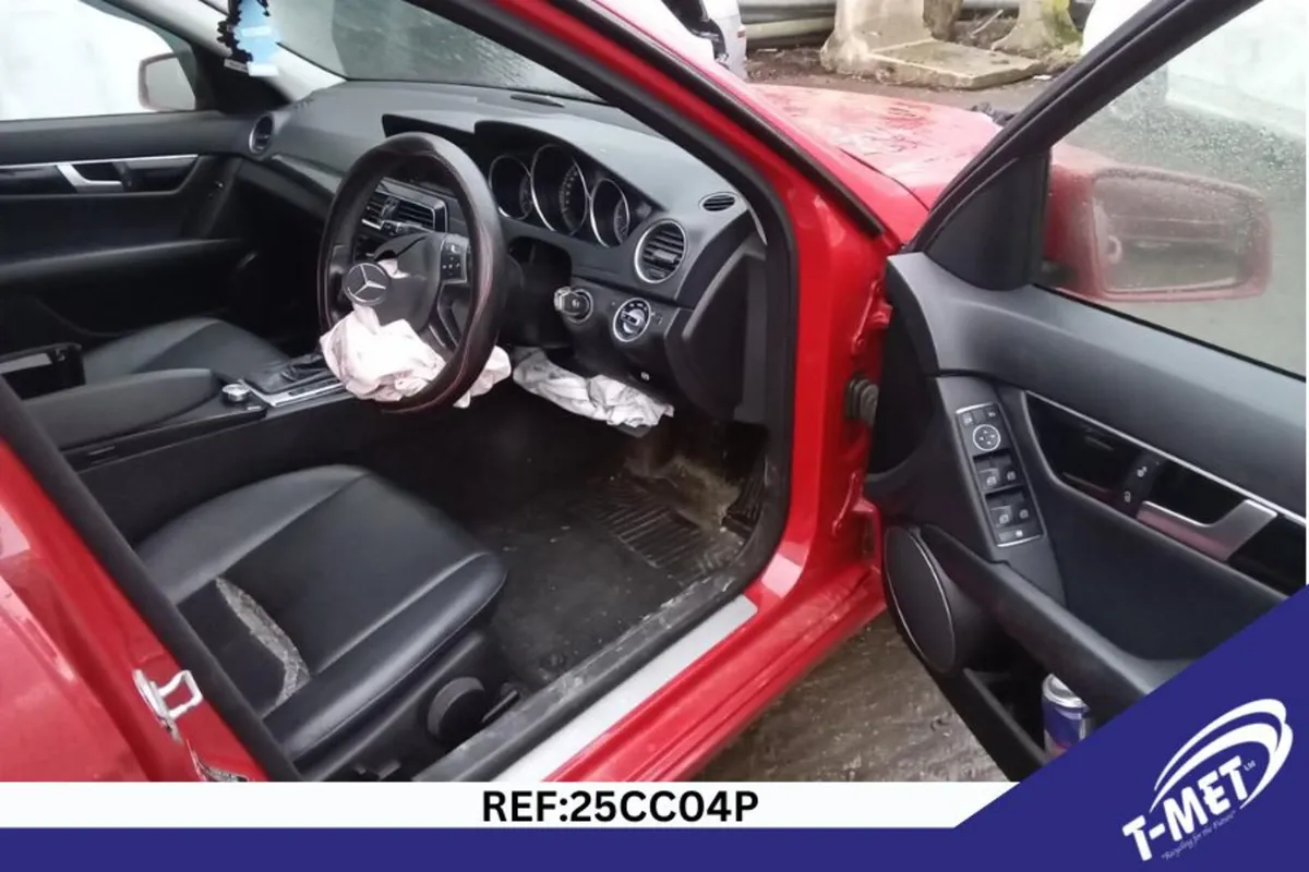 2012 MERCEDES C CLASS BREAKING FOR PARTS - Image 4