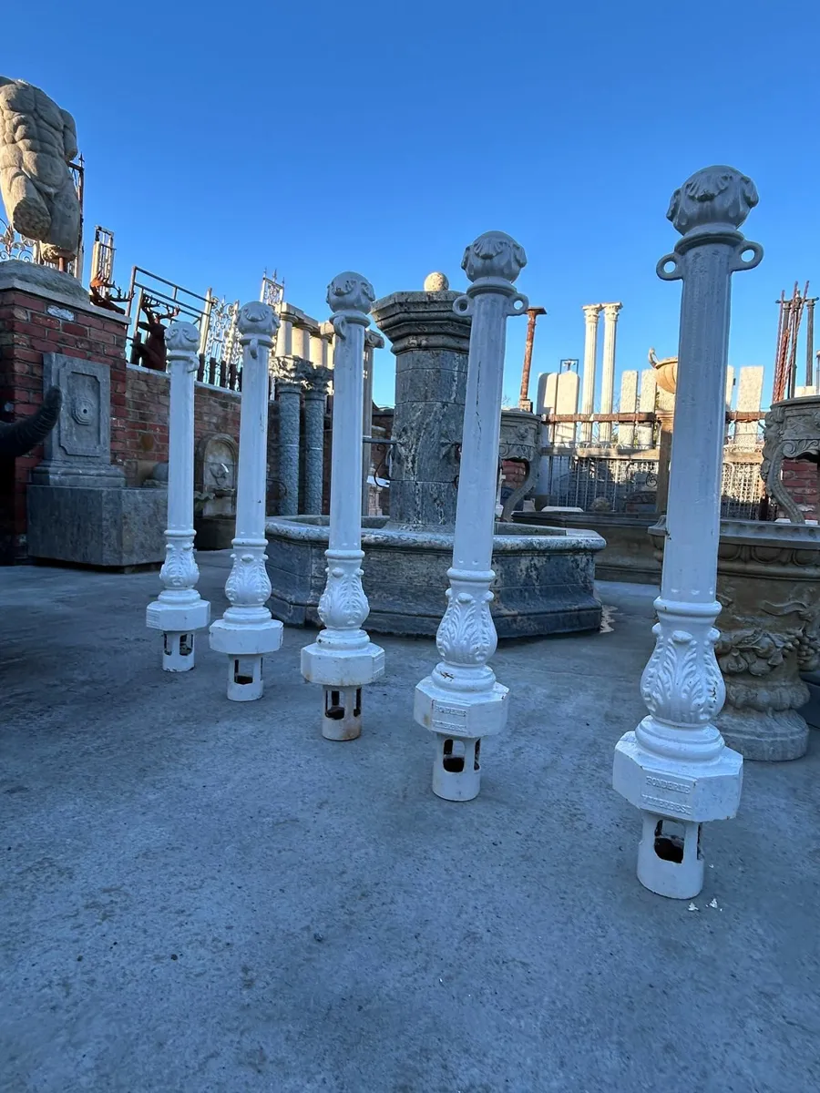 Decorative cast iron Bollards - Image 2