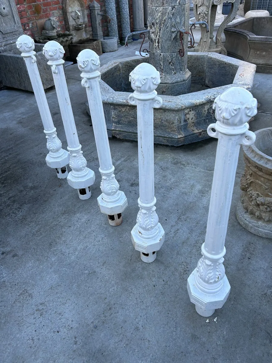 Decorative cast iron Bollards - Image 3
