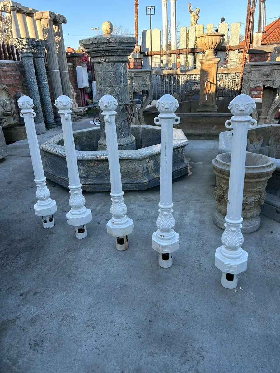 Decorative cast iron Bollards - Image 4