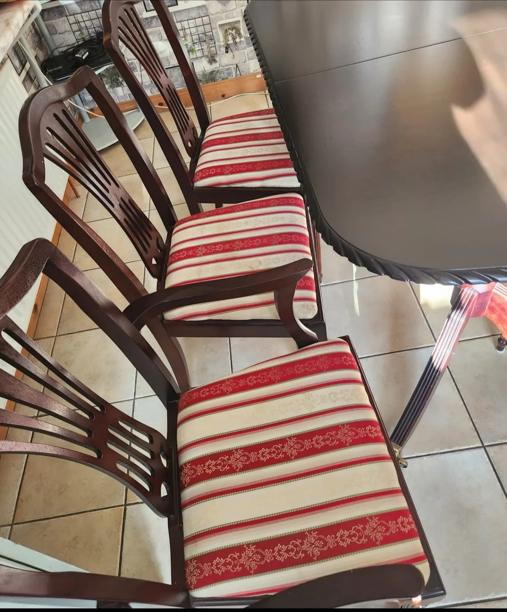 Dinning Table - Image 3