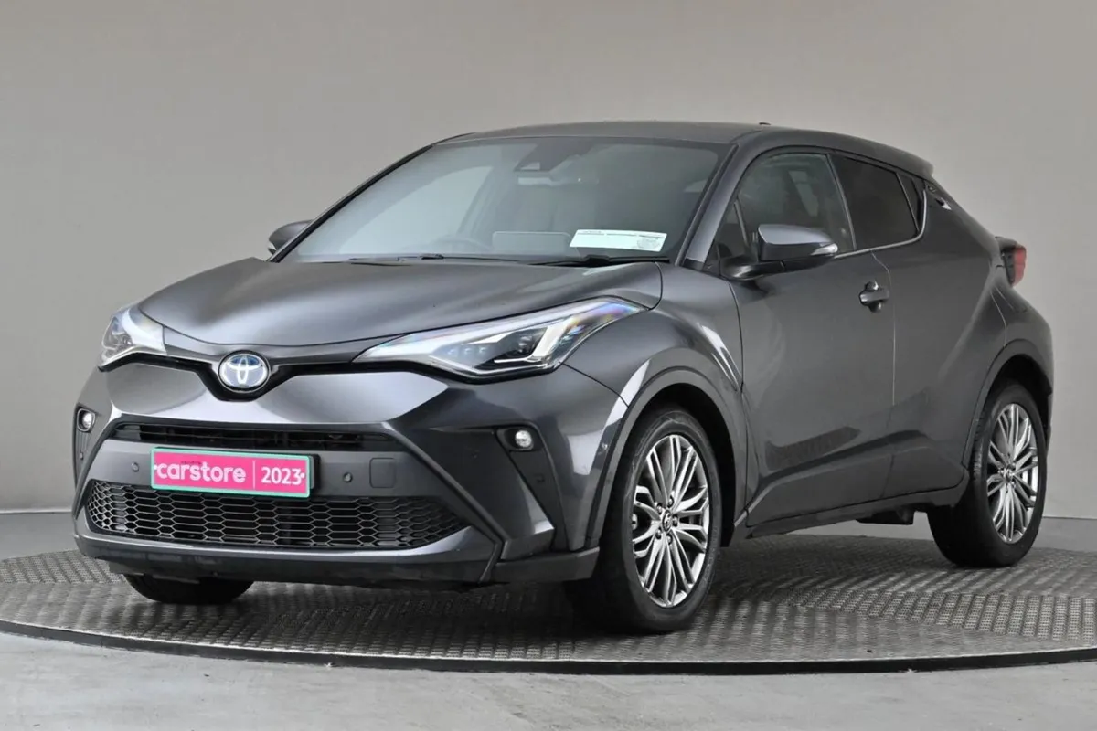 Toyota C-HR 1.8 Hybrid SOL  half Leather reverse - Image 3
