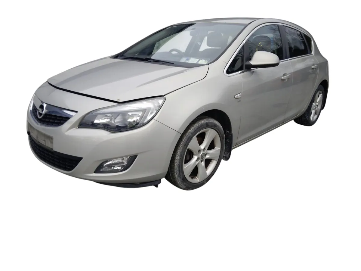 2010 OPEL ASTRA For Breaking/Dismantling - Image 1