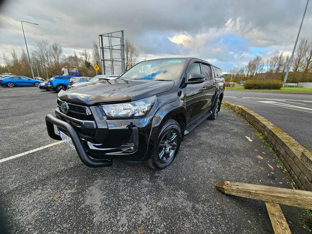 Toyota Hilux 2022 Crew cab - Image 1