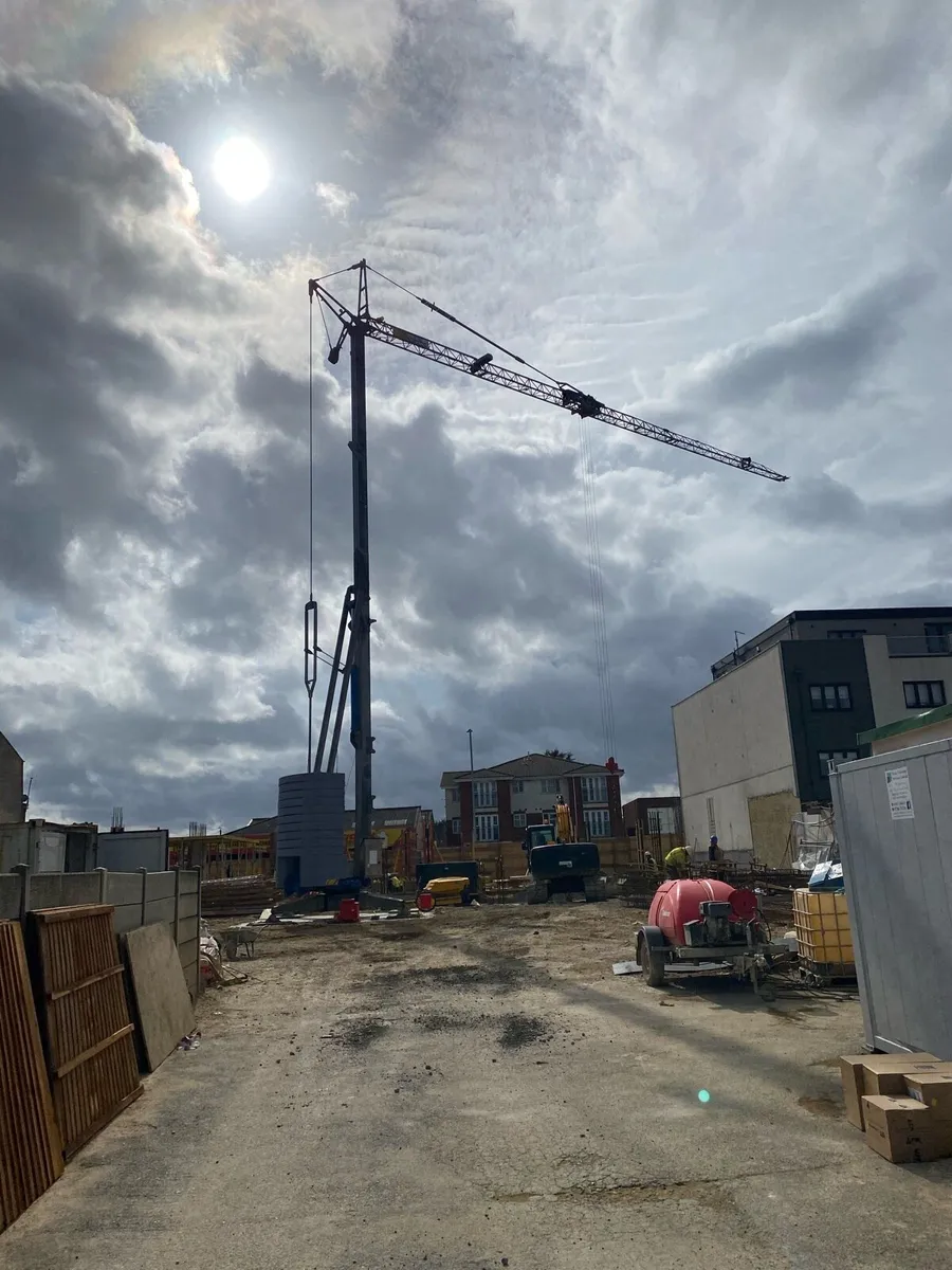 Self erecting tower crane - Image 2