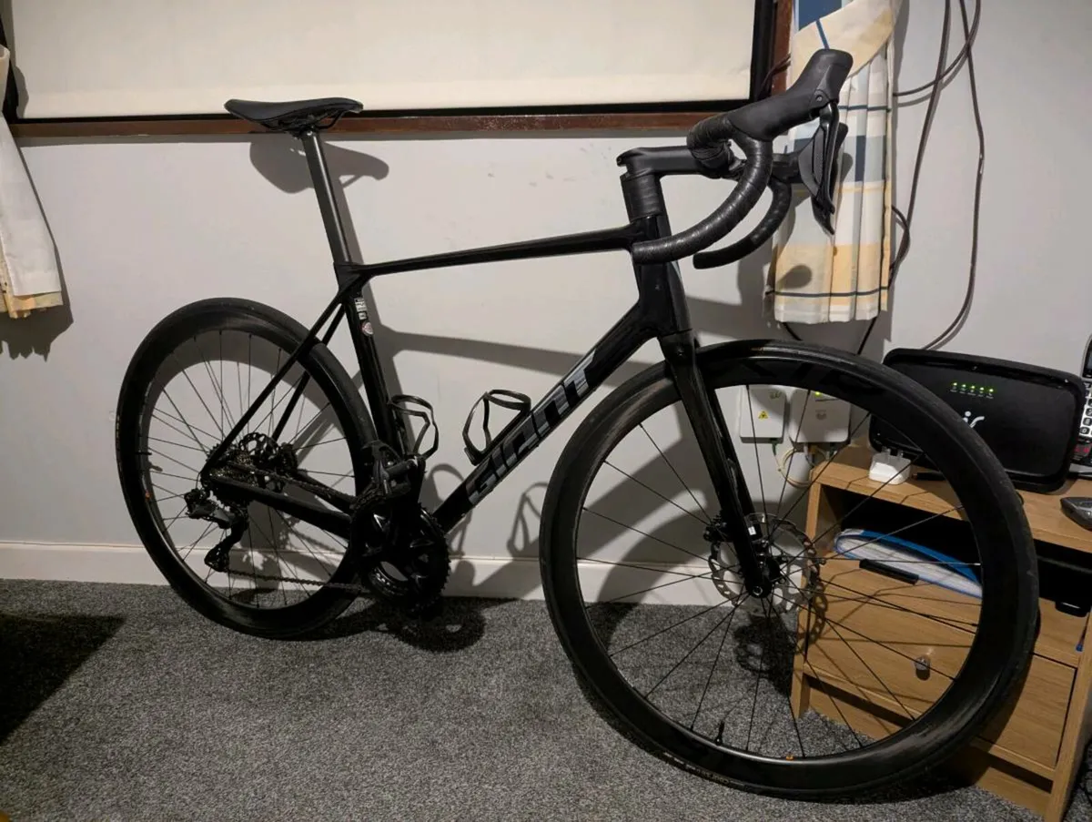 Road bikeGiant TCR advanced PRO 1 Di2 105 SizeM/L - Image 1