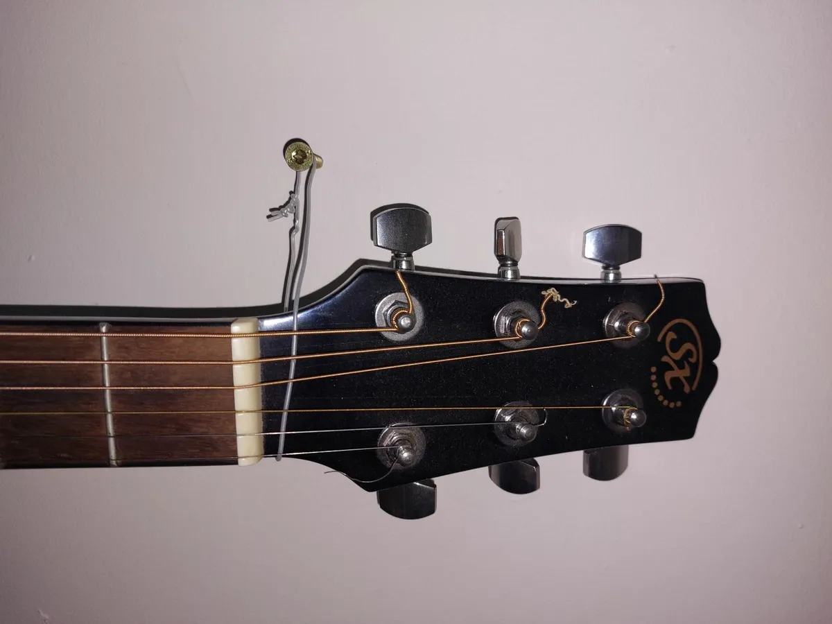 Guitar - Image 2