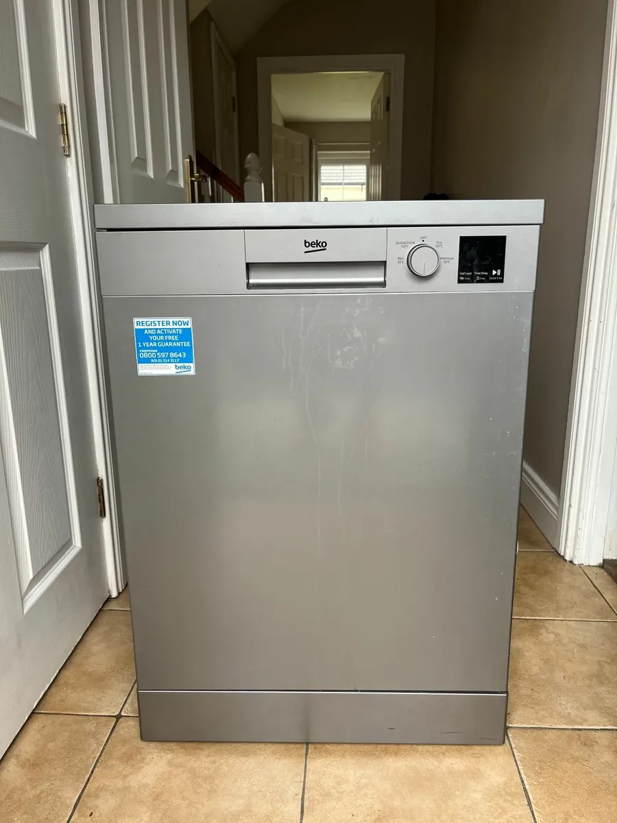 Beko 60cm 13 Place Silver Dishwasher - Image 1