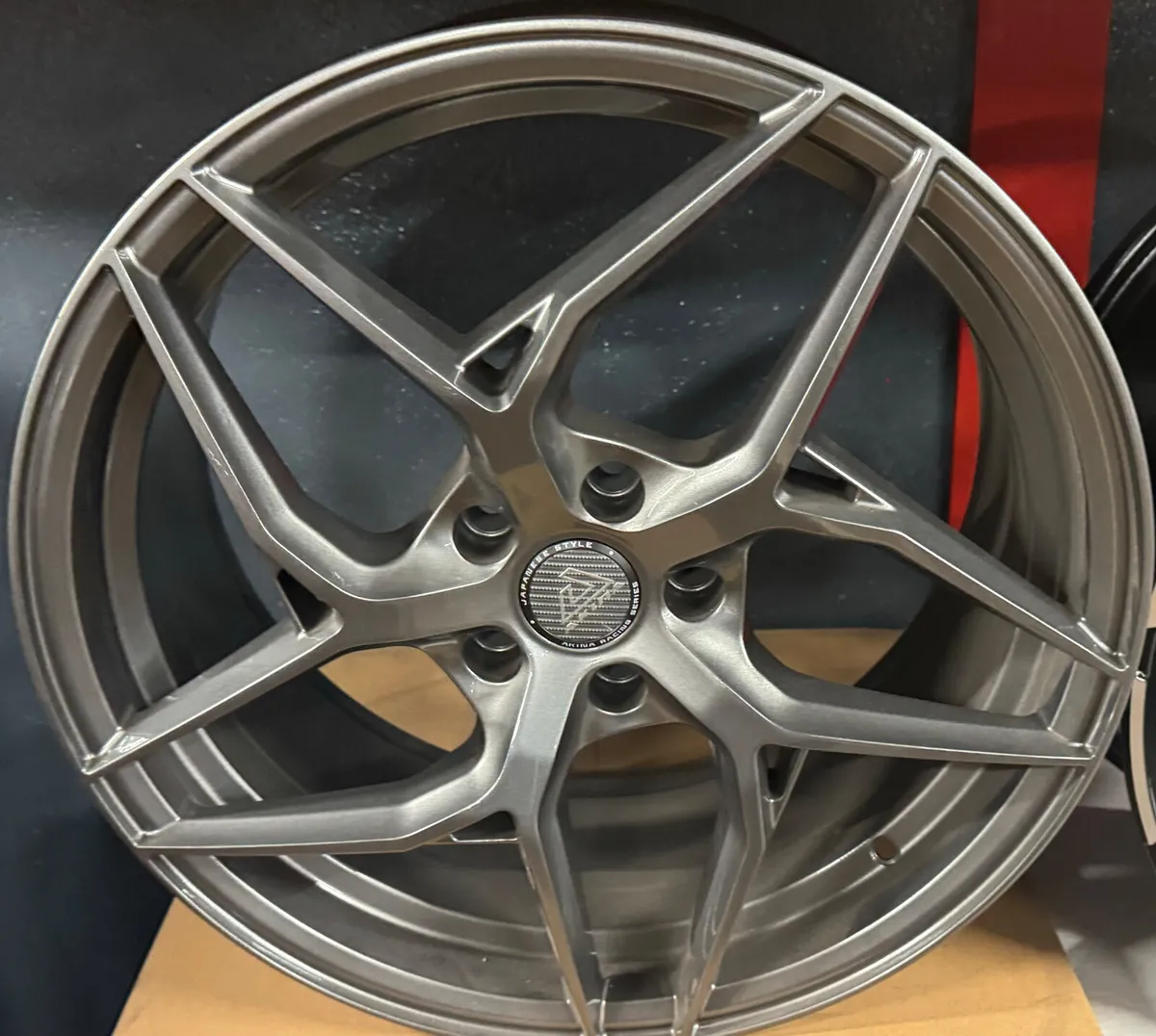 19” matrix 5x112 grey 8.5 all round