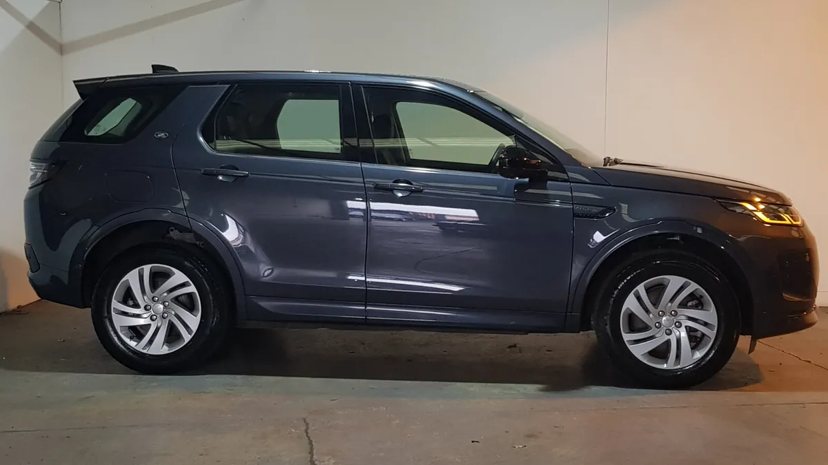 LAND ROVER DISCOVERY 2024 1.5 P300e PHEV - Image 4
